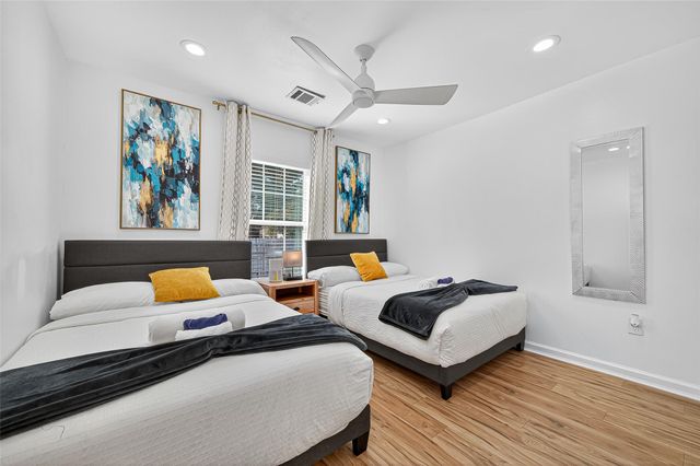 1602 Luzon Street, Houston, TX 77009