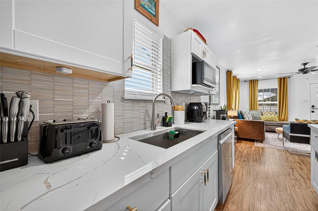 1602 Luzon Street, Houston, TX 77009