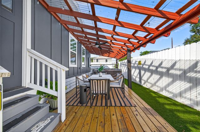 1602 Luzon Street, Houston, TX 77009