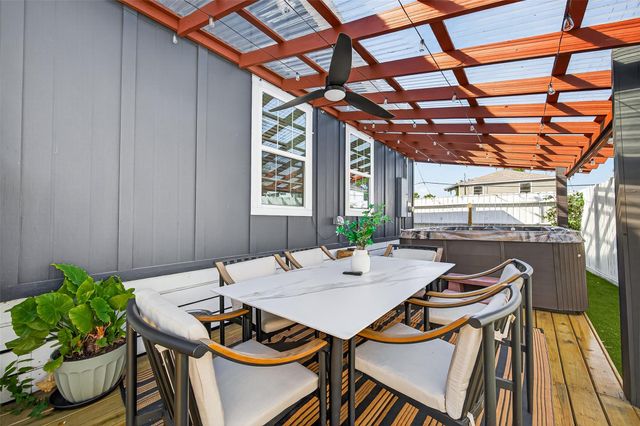 1602 Luzon Street, Houston, TX 77009