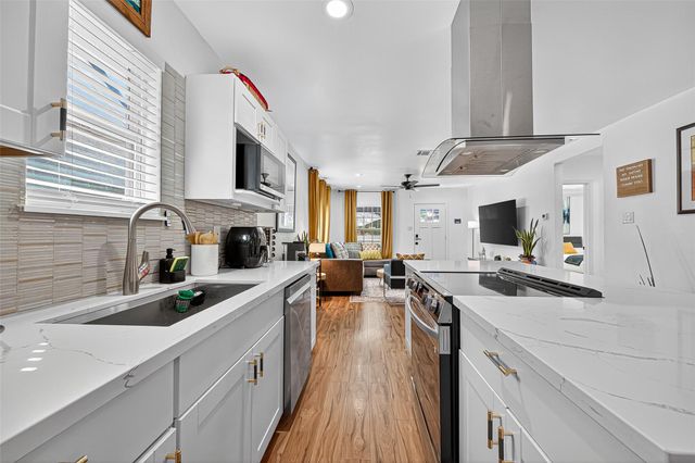 1602 Luzon Street, Houston, TX 77009