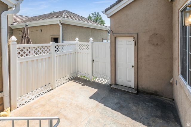 2374 E SUMMERSPRING LN, Salt Lake City, UT 84124
