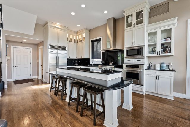 4691 Mapleview Avenue, West Bloomfield Twp, MI 48324