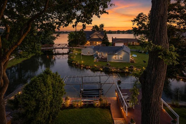 4691 Mapleview Avenue, West Bloomfield Twp, MI 48324