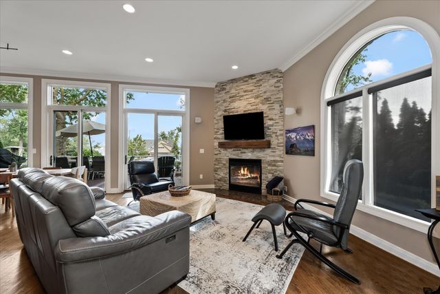 4691 Mapleview Avenue, West Bloomfield Twp, MI 48324