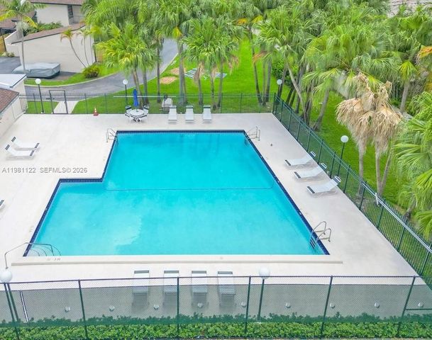 10818 SW 72nd St 154, Miami, FL 33173