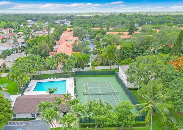 10818 SW 72nd St 154, Miami, FL 33173