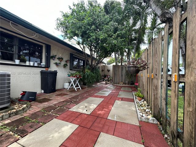 10818 SW 72nd St 154, Miami, FL 33173