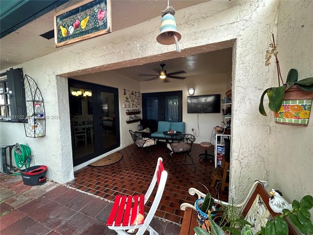 10818 SW 72nd St 154, Miami, FL 33173