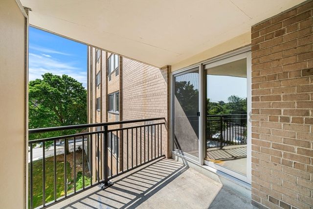 1025 Hancock St 4A, Quincy, MA 02169