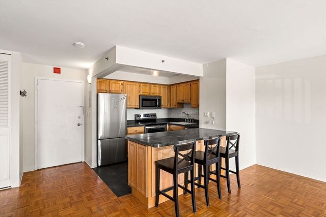 1025 Hancock St 4A, Quincy, MA 02169