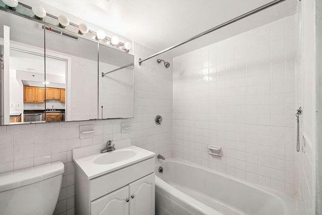 1025 Hancock St 4A, Quincy, MA 02169