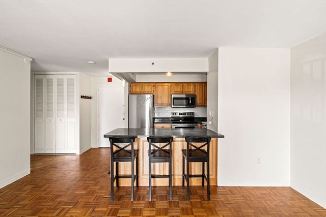 1025 Hancock St 4A, Quincy, MA 02169