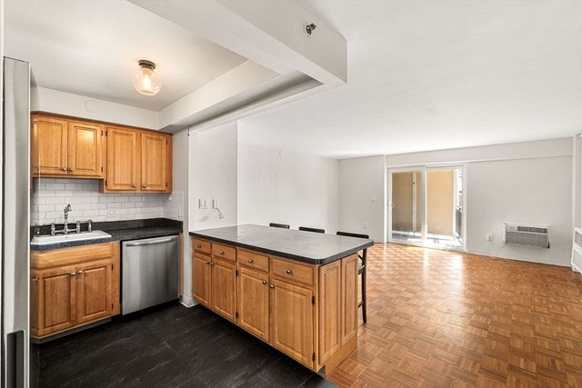1025 Hancock St 4A, Quincy, MA 02169