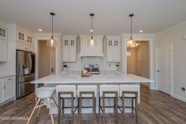 2605 Charleston Drive, Monroe, NJ 08831