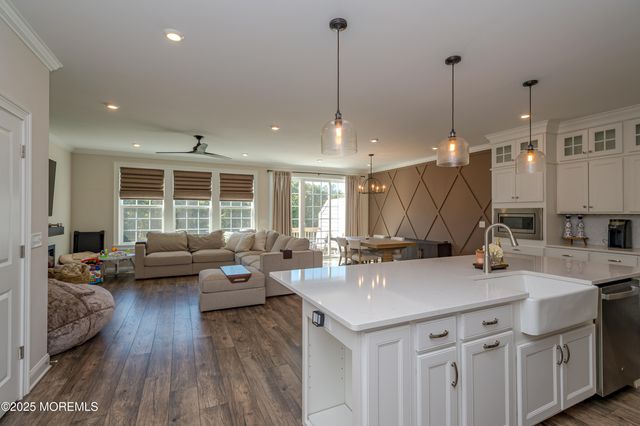 2605 Charleston Drive, Monroe, NJ 08831