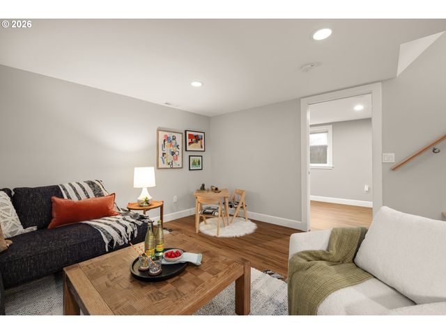 3006 Se 74TH Ave, Portland, OR 97206