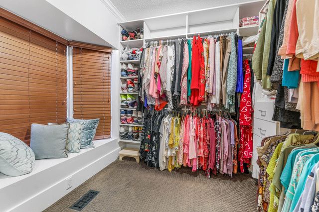 2342 E CHARROS RD, Sandy, UT 84092