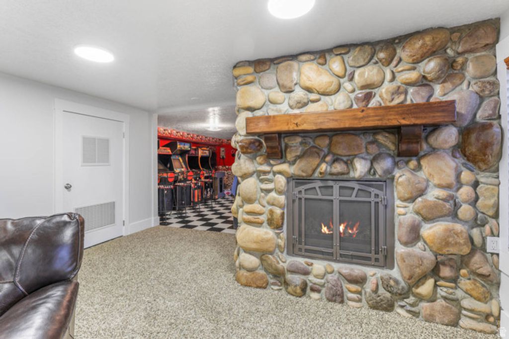 Image 32 of property listing at 2342 E CHARROS RD, Sandy, UT 84092