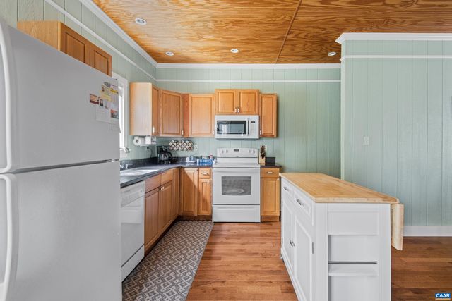 858 CHAPEL RD, Buckingham, VA 23123