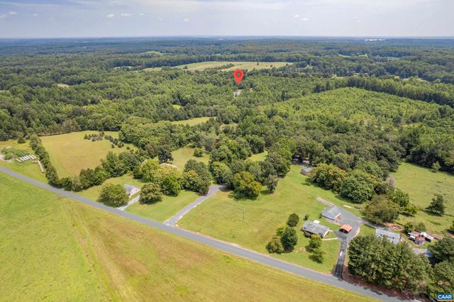 858 CHAPEL RD, Buckingham, VA 23123