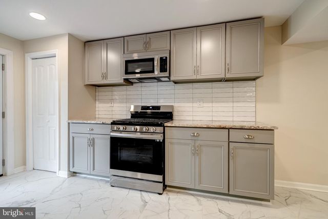 6042 MUNSON HILL RD, Falls Church, VA 22041