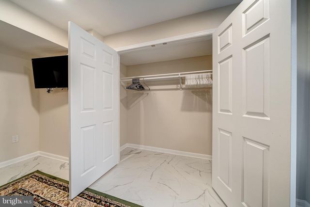 6042 MUNSON HILL RD, Falls Church, VA 22041