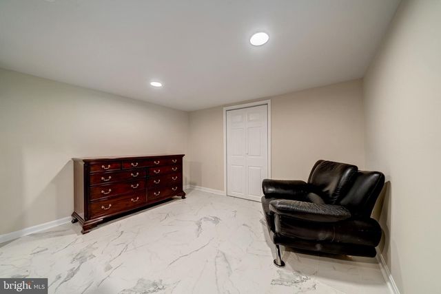 6042 MUNSON HILL RD, Falls Church, VA 22041