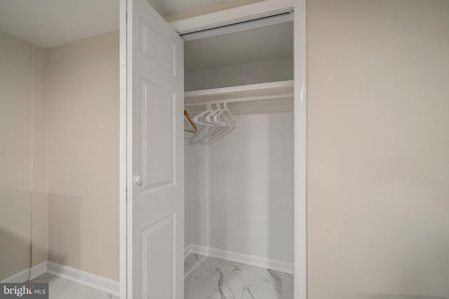 6042 MUNSON HILL RD, Falls Church, VA 22041