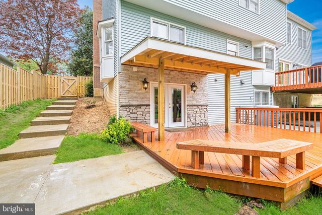 6042 MUNSON HILL RD, Falls Church, VA 22041