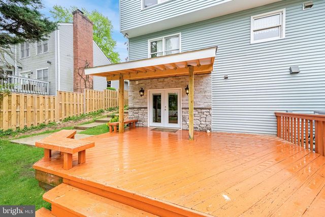 6042 MUNSON HILL RD, Falls Church, VA 22041