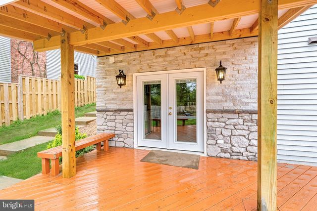 6042 MUNSON HILL RD, Falls Church, VA 22041