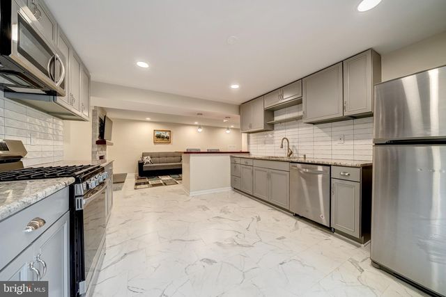 6042 MUNSON HILL RD, Falls Church, VA 22041