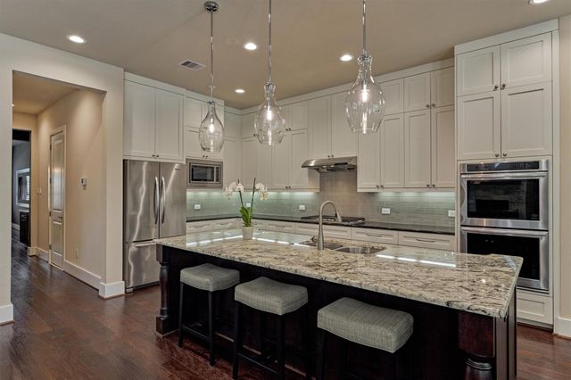 35 Pondera Point Drive, The Woodlands, TX 77375