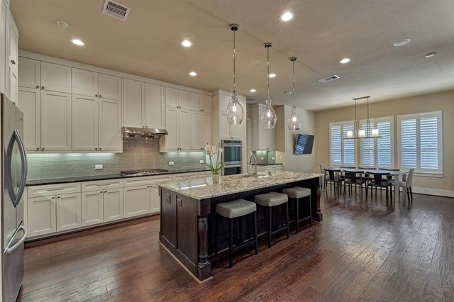 35 Pondera Point Drive, The Woodlands, TX 77375