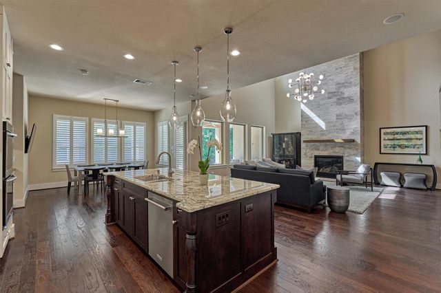 35 Pondera Point Drive, The Woodlands, TX 77375