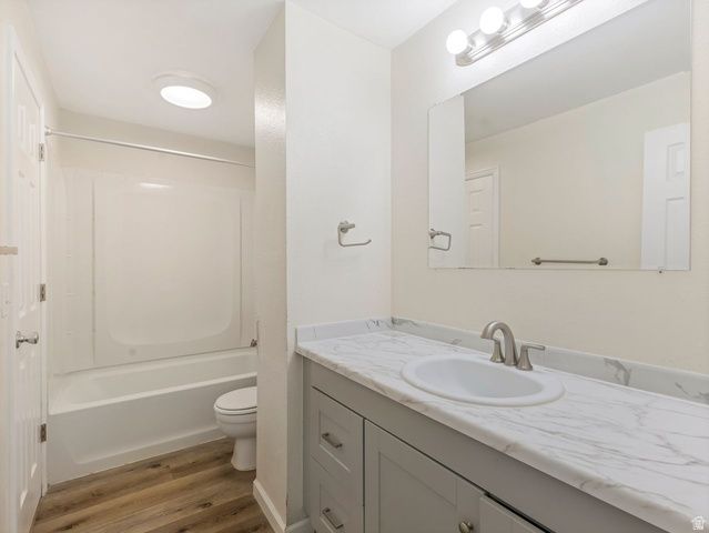 5089 W HIGHWOOD DR, Kearns, UT 84118