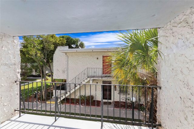 8701 SW 141st St L8, Palmetto Bay, FL 33176