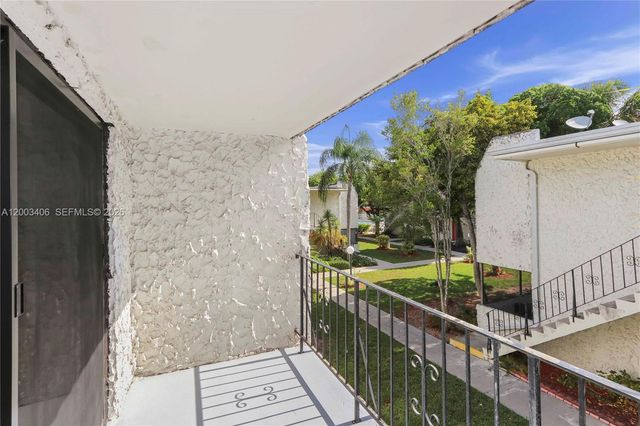 8701 SW 141st St L8, Palmetto Bay, FL 33176