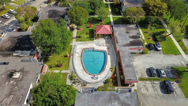8701 SW 141st St L8, Palmetto Bay, FL 33176