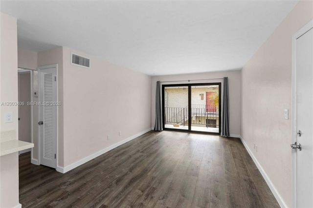 8701 SW 141st St L8, Palmetto Bay, FL 33176