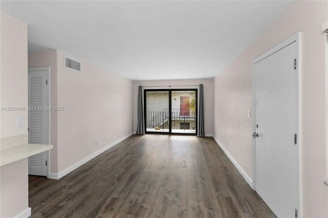 8701 SW 141st St L8, Palmetto Bay, FL 33176