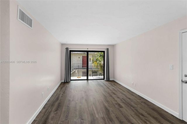 8701 SW 141st St L8, Palmetto Bay, FL 33176