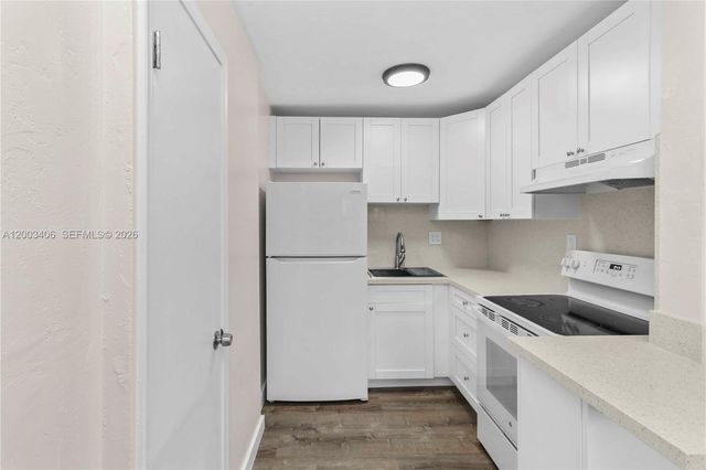 8701 SW 141st St L8, Palmetto Bay, FL 33176
