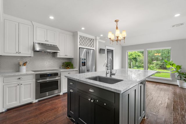10911 Sweetspire Place, The Woodlands, TX 77380