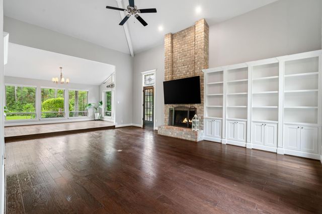 10911 Sweetspire Place, The Woodlands, TX 77380
