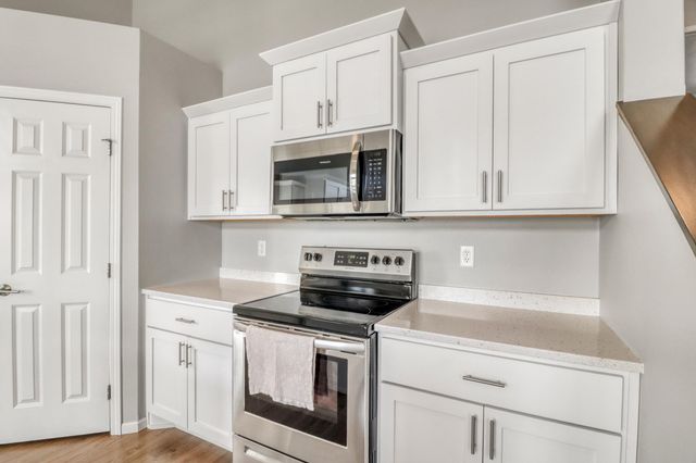 1161 ALBERT Court W, West Fargo, ND 58078