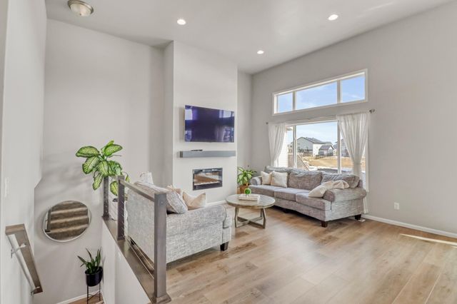 1161 ALBERT Court W, West Fargo, ND 58078