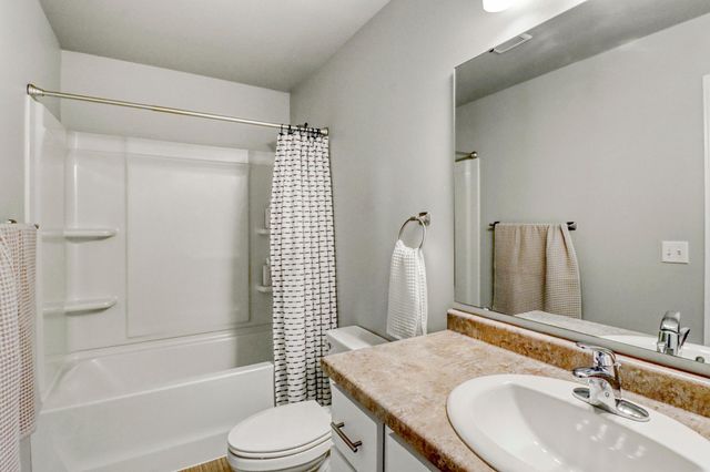 1161 ALBERT Court W, West Fargo, ND 58078