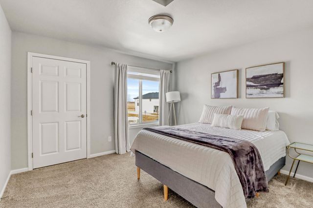 1161 ALBERT Court W, West Fargo, ND 58078